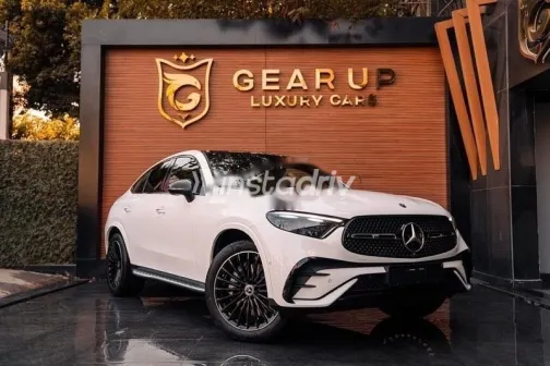 مرسيدس GLC 300 2025 أبيض مستعملة للبيع - 2