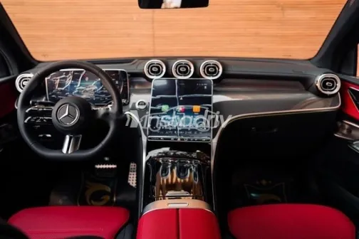 مرسيدس GLC 300 2025 أبيض مستعملة للبيع - 3