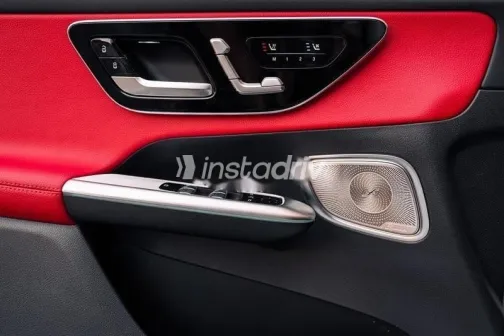 مرسيدس GLC 300 2025 أبيض مستعملة للبيع - 4