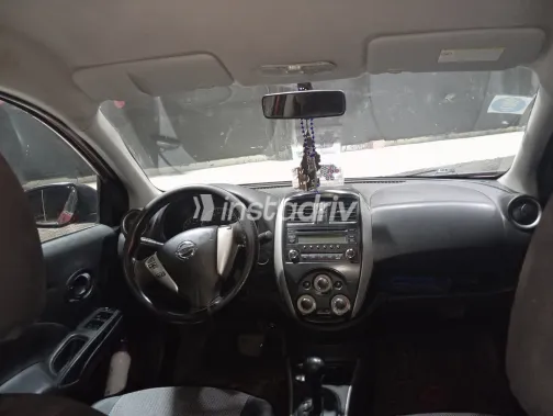 نيسان صنى 2019 أبيض مستعملة للبيع - 7