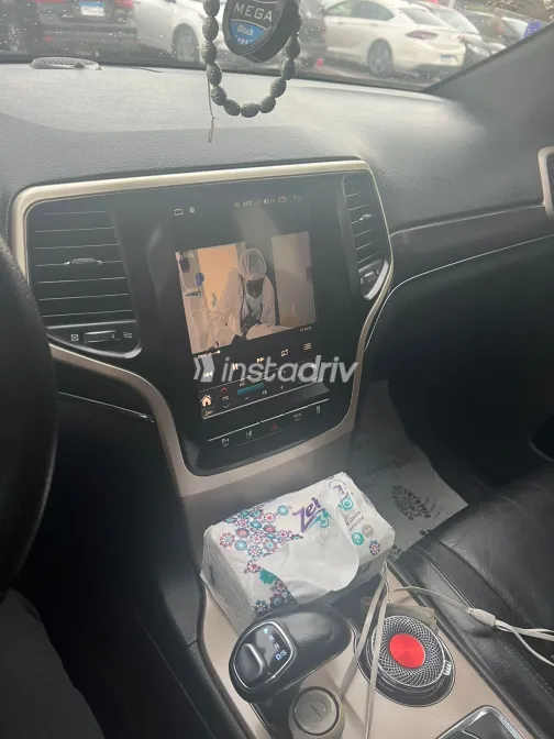 جيب جراند شيروكي 2017 أبيض مستعملة للبيع - 1