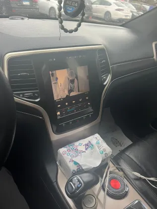 جيب جراند شيروكي 2017 أبيض مستعملة للبيع