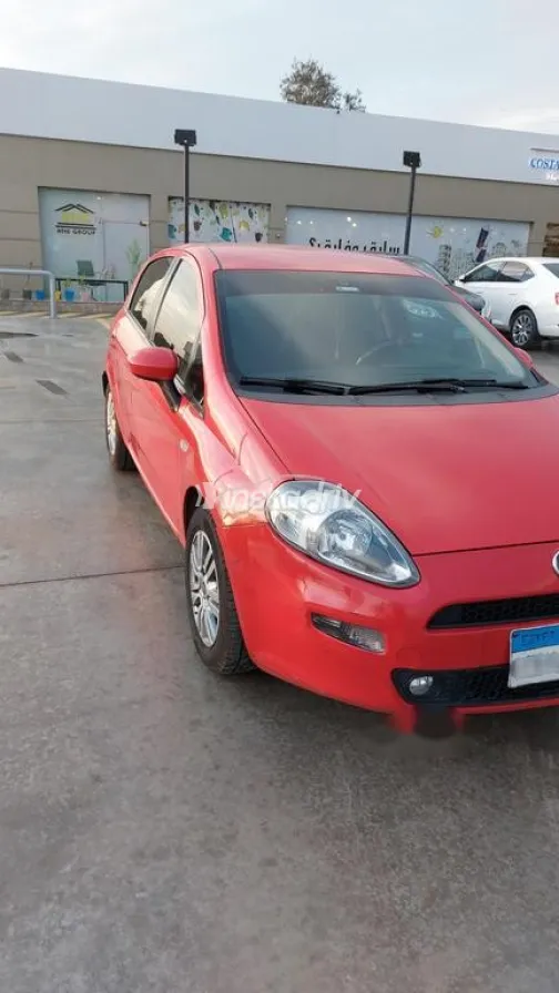 فيات بونتو 2015 أحمر مستعملة للبيع - 3