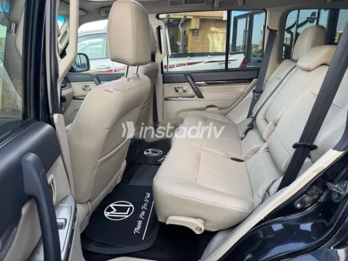 ميتسوبيشي باجيرو 2022 أسود مستعملة للبيع - 8
