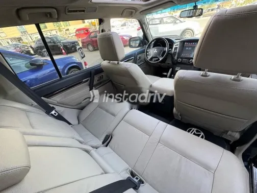 ميتسوبيشي باجيرو 2022 أسود مستعملة للبيع - 10