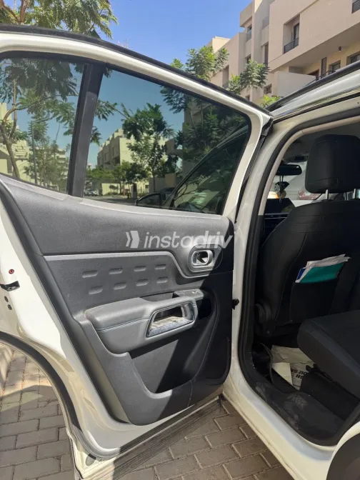 سيتروين C5 2023 أبيض مستعملة للبيع - 1