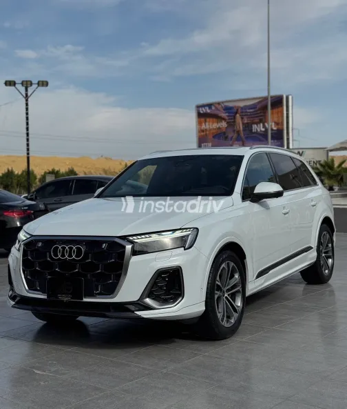 Audi Q7 2024 White Used for Sale - 4