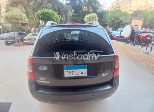 كيا كارينز 2011 بني مستعملة للبيع - 3