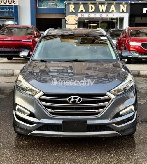 Hyundai Tucson GDI 2017 Gray Used for Sale - 1