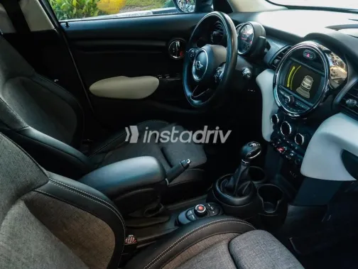 مينى كوبر 2017 فضي مستعملة للبيع - 7