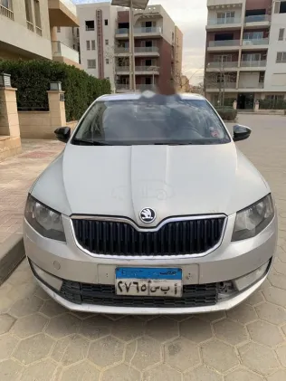 سكودا اوكتافيا A7 2016 فضي مستعملة للبيع