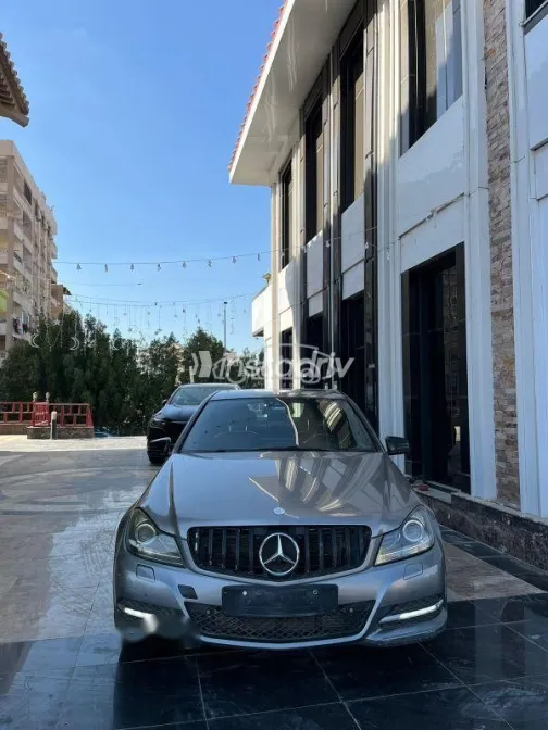 مرسيدس C 200 2013 رمادي مستعملة للبيع - 1