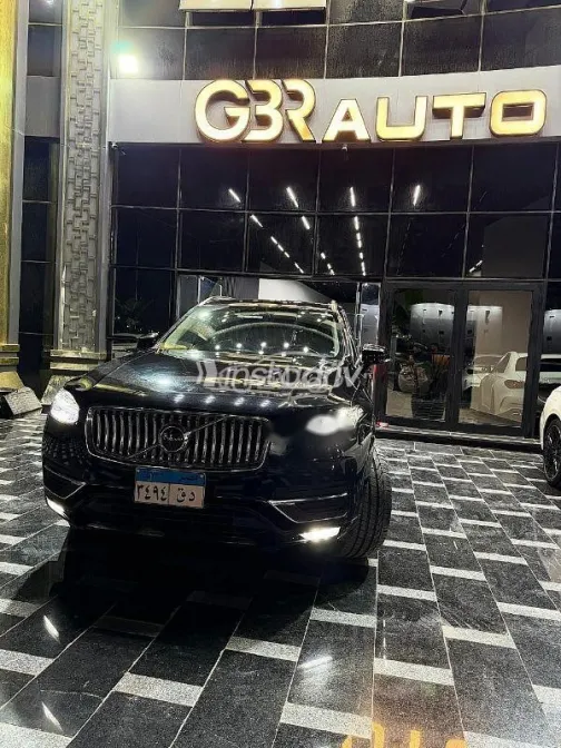 فولفو XC90 2020 أسود مستعملة للبيع - 2