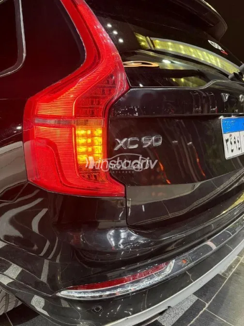 فولفو XC90 2020 أسود مستعملة للبيع - 4
