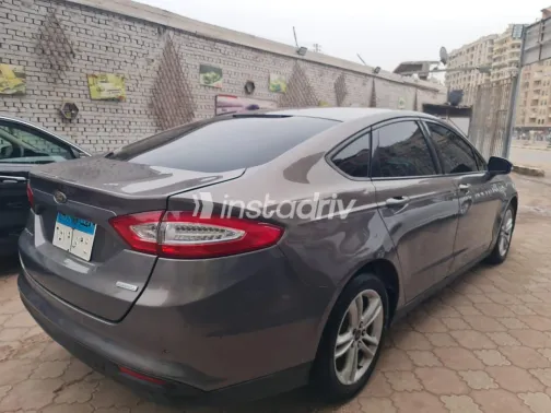 فورد فيوجن 2015 أبيض مستعملة للبيع - 1