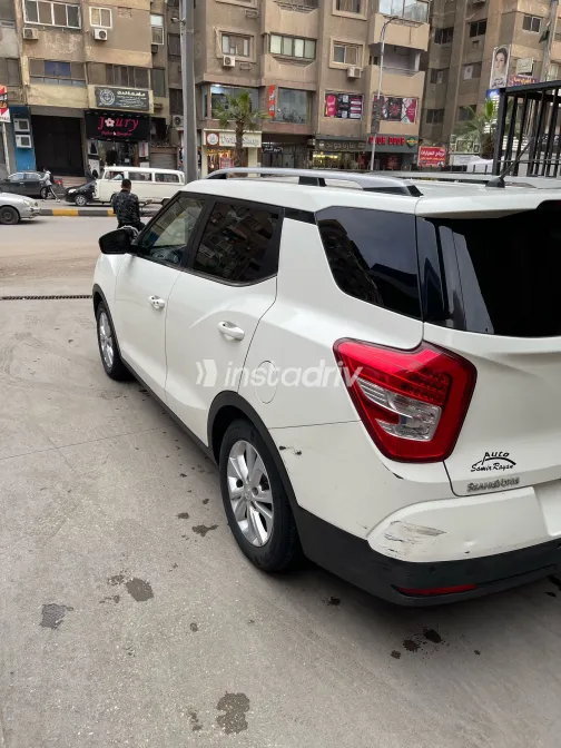 سانج يونج تيفولى 2020 أبيض مستعملة للبيع - 1