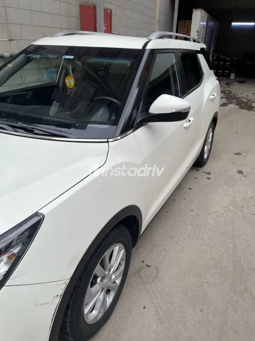 سانج يونج تيفولى 2020 أبيض مستعملة للبيع - 2