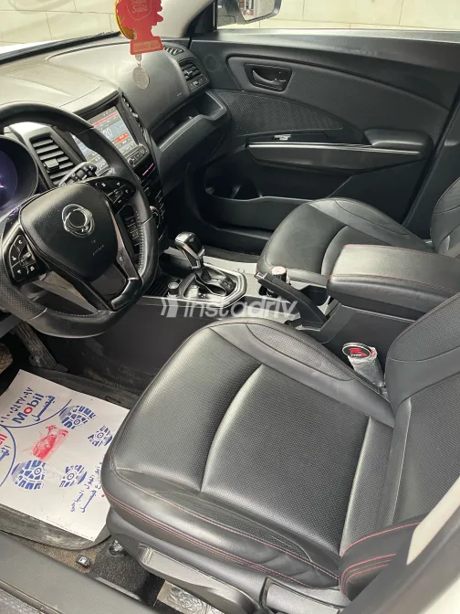 سانج يونج تيفولى 2020 أبيض مستعملة للبيع - 8