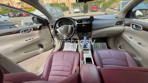 نيسان سنترا 2017 أبيض مستعملة للبيع - 5