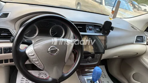 نيسان سنترا 2017 أبيض مستعملة للبيع - 6