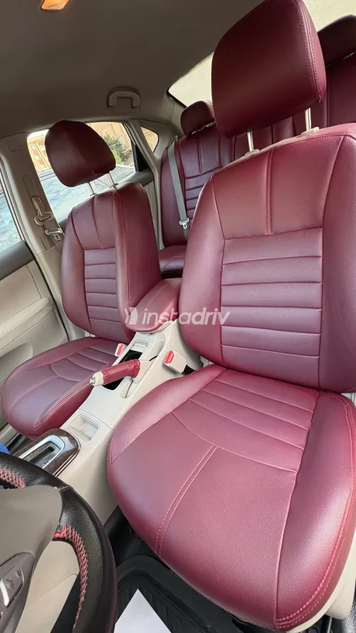 نيسان سنترا 2017 أبيض مستعملة للبيع - 7