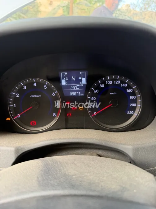 هيونداي اكسنت RB 2015 أبيض مستعملة للبيع - 1