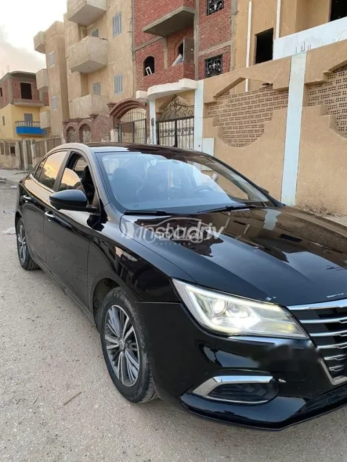 ام جى 5 2024 أبيض مستعملة للبيع - 2