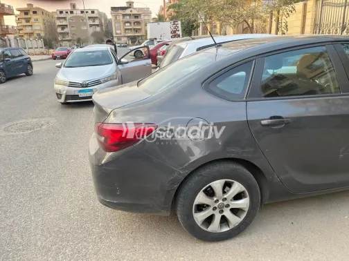 اوبل أسترا 2016 أبيض مستعملة للبيع - 4