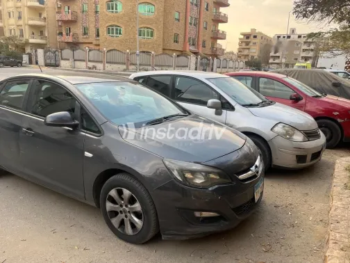 اوبل أسترا 2016 أبيض مستعملة للبيع - 6