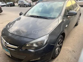 اوبل أسترا 2016 أبيض مستعملة للبيع