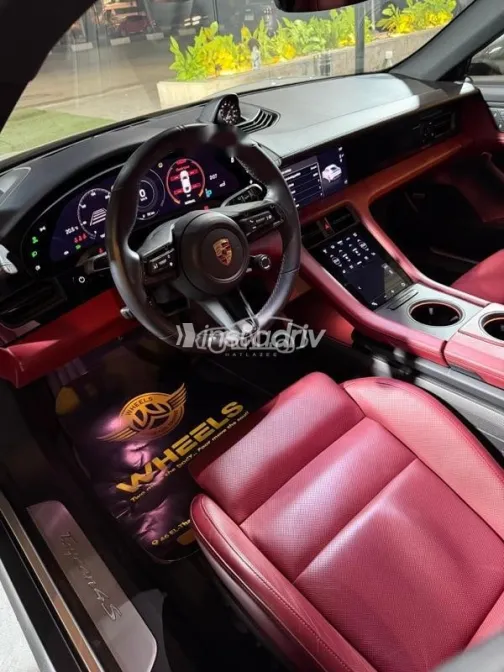 بورش تايكان 2024 رمادي مستعملة للبيع - 3