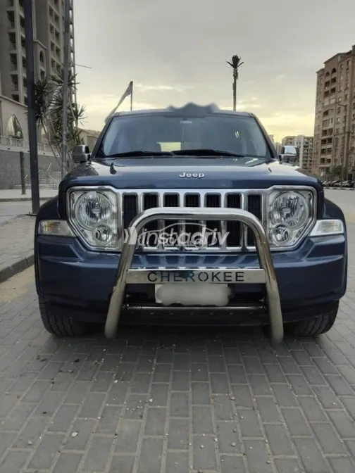 جيب شيروكي 2009 رمادي مستعملة للبيع - 3