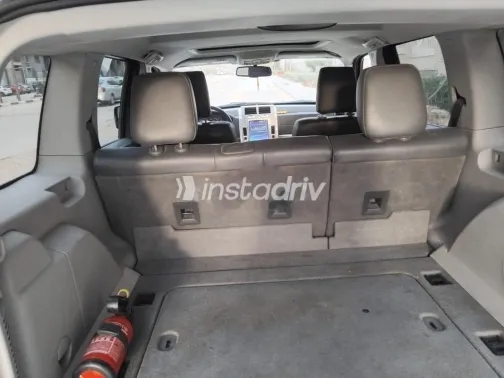 جيب شيروكي 2009 رمادي مستعملة للبيع - 6