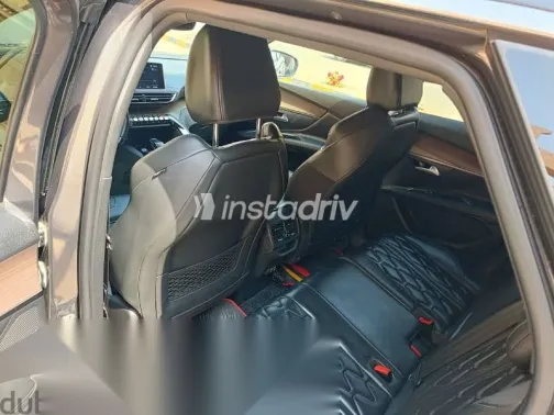 بيجو 3008 2021 فضي مستعملة للبيع - 7