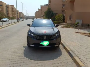 بيجو 3008 2021 فضي مستعملة للبيع