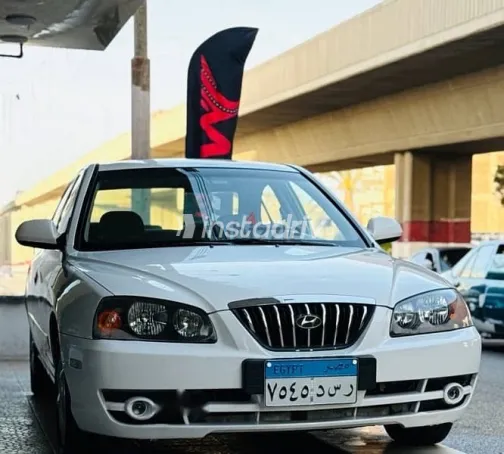 هيونداي افانتي 2003 أبيض مستعملة للبيع - 1