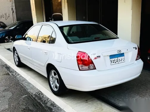 هيونداي افانتي 2003 أبيض مستعملة للبيع - 2