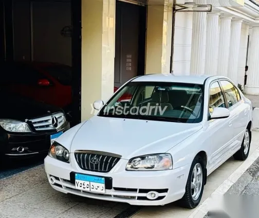 هيونداي افانتي 2003 أبيض مستعملة للبيع - 9