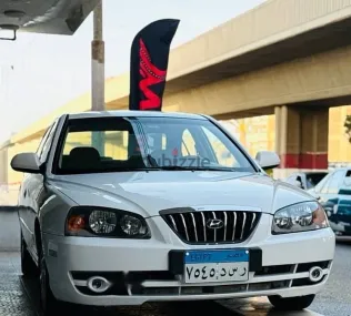 هيونداي افانتي 2003 أبيض مستعملة للبيع