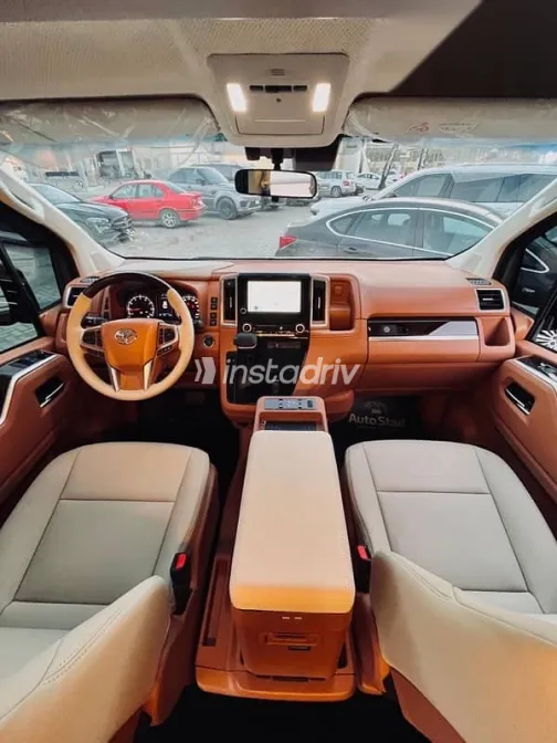 تويوتا جرانفيا 2026 أسود جديدة للبيع - 5