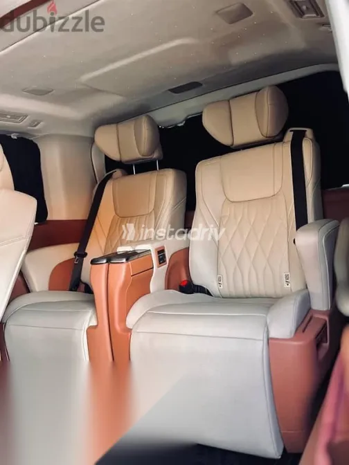 تويوتا جرانفيا 2026 أسود جديدة للبيع - 8