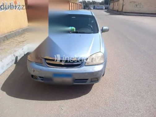 شيفروليه أوبترا 2010 أزرق غامق مستعملة للبيع - 2