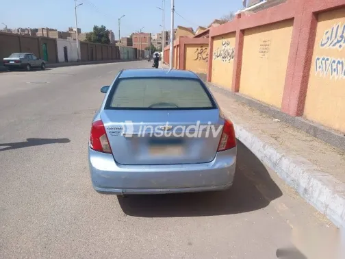 شيفروليه أوبترا 2010 أزرق غامق مستعملة للبيع - 3