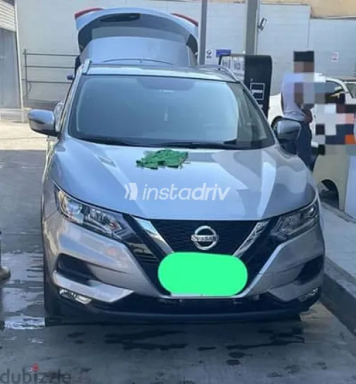 نيسان قشقاي 2021 فضي مستعملة للبيع - 1