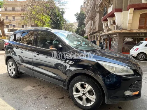 فورد كوجا 2016 أسود مستعملة للبيع - 2