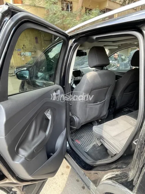 فورد كوجا 2016 أسود مستعملة للبيع - 3