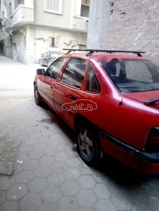 اوبل فيكترا 1994 أحمر مستعملة للبيع