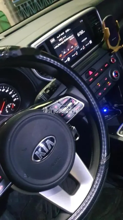 Kia Sportage 2022 White Used for Sale - 9