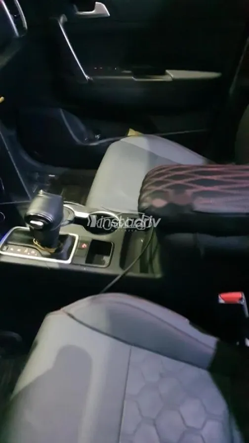 Kia Sportage 2022 White Used for Sale - 10