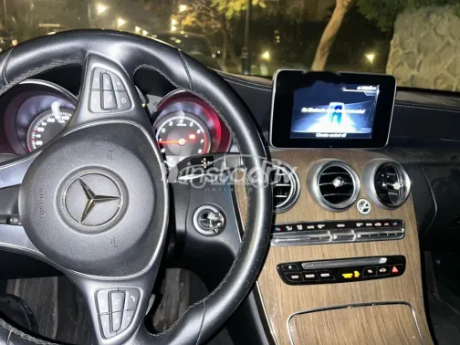 مرسيدس C 180 2018 أسود مستعملة للبيع - 3